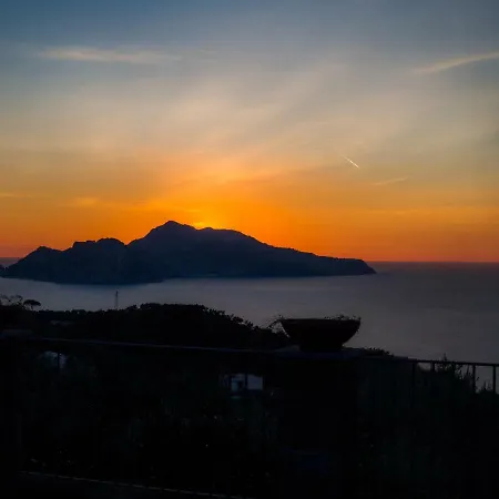 בית נופש Capri Wonderful View *